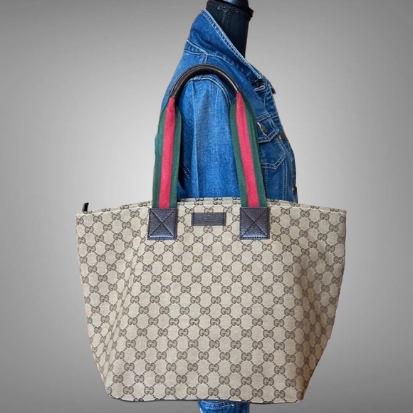 A24- ๐ฏ % authentic Gucci shoulder bag - Picture 2 of 16